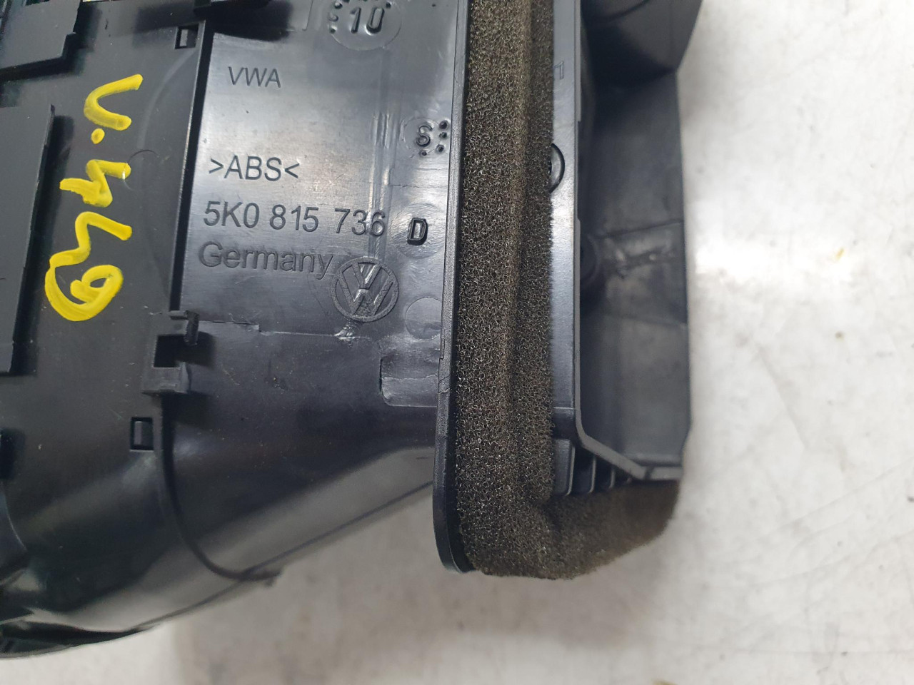 RESETKA VENTILACIJE Golf 6 (08-13) 5K0815736D DIJELOVI