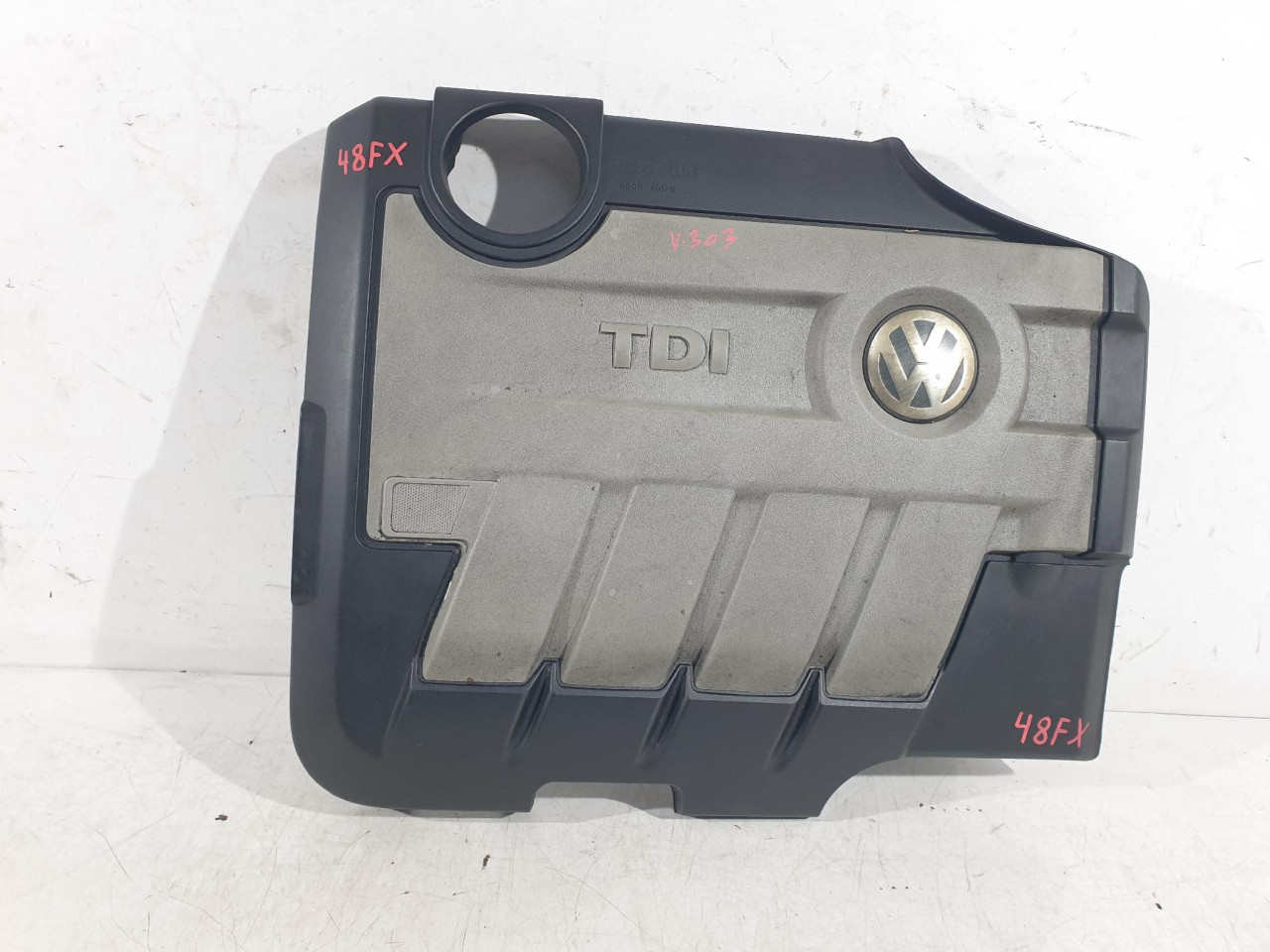 POKLOPAC MOTORA Pasat CC (08-12) 03L103925AD