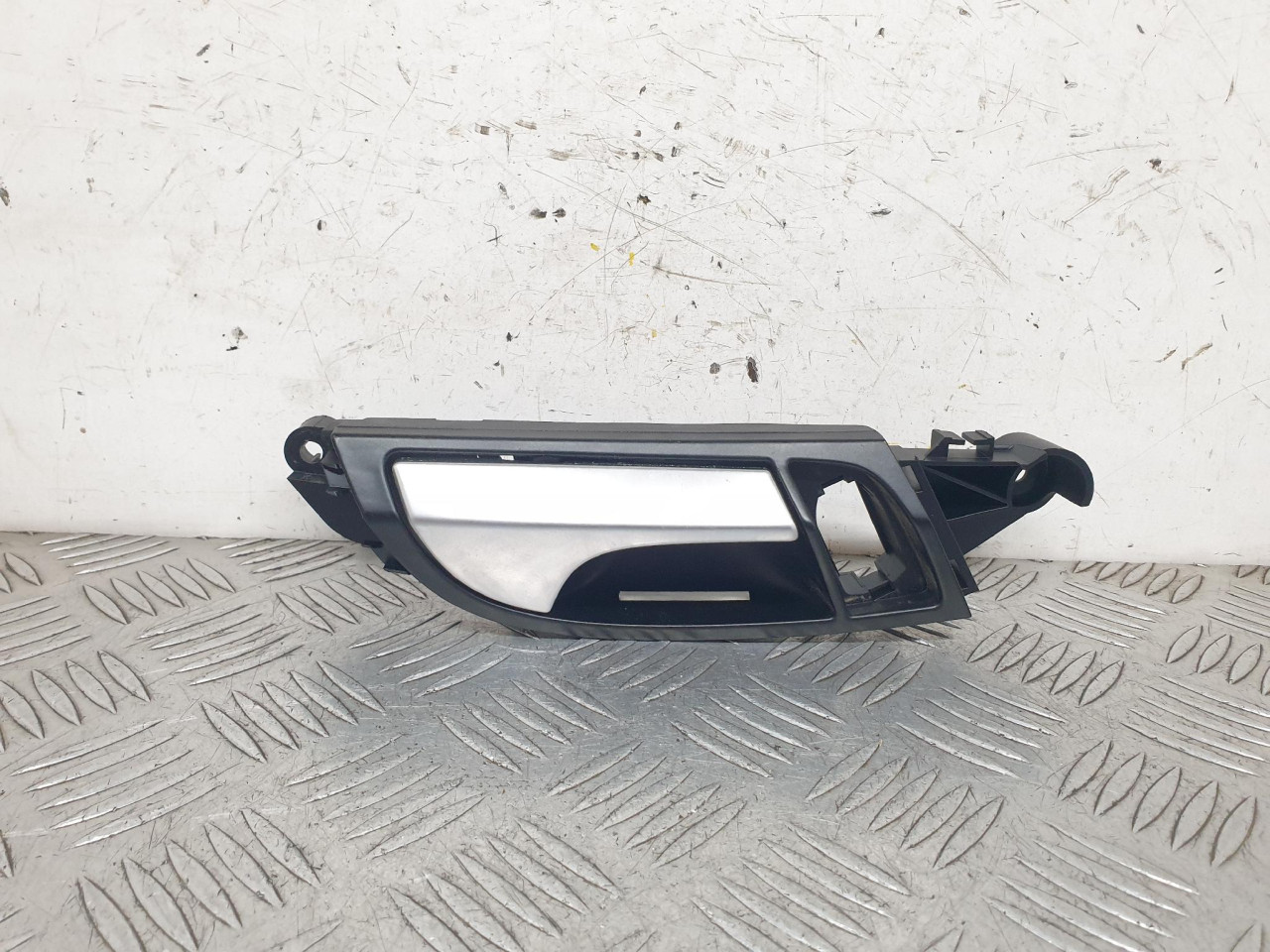 ZD RUCKA TAPACIRUNGA Q7 4L (08-15) 4L0837020 DIJELOVI