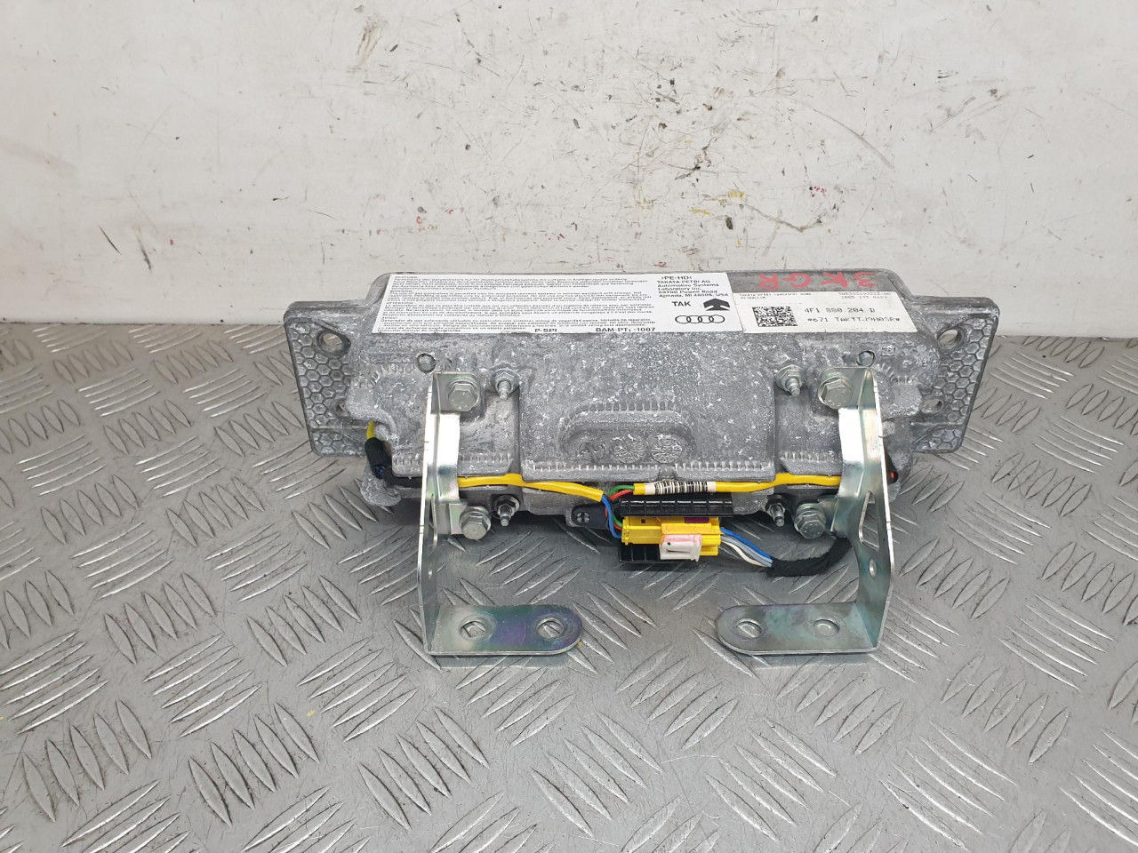 DESNI AIRBAG SUVOZAC A6 4F (04-08) 4F1880204D DIJELOVI
