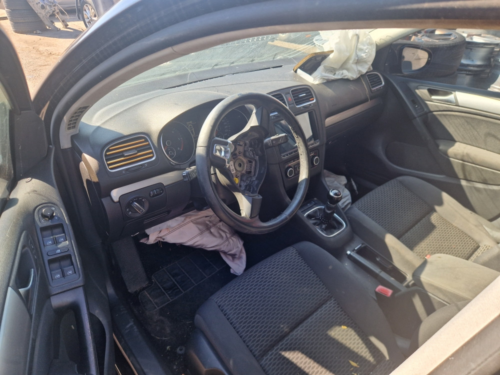 Golf 6 2013 1.6 tdi havarisan udaren slupan BiH table