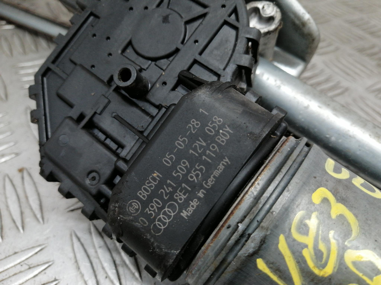 MOTORIC POLUGE BRISACA A4 B7 (04-08) 8E1955119B0Y