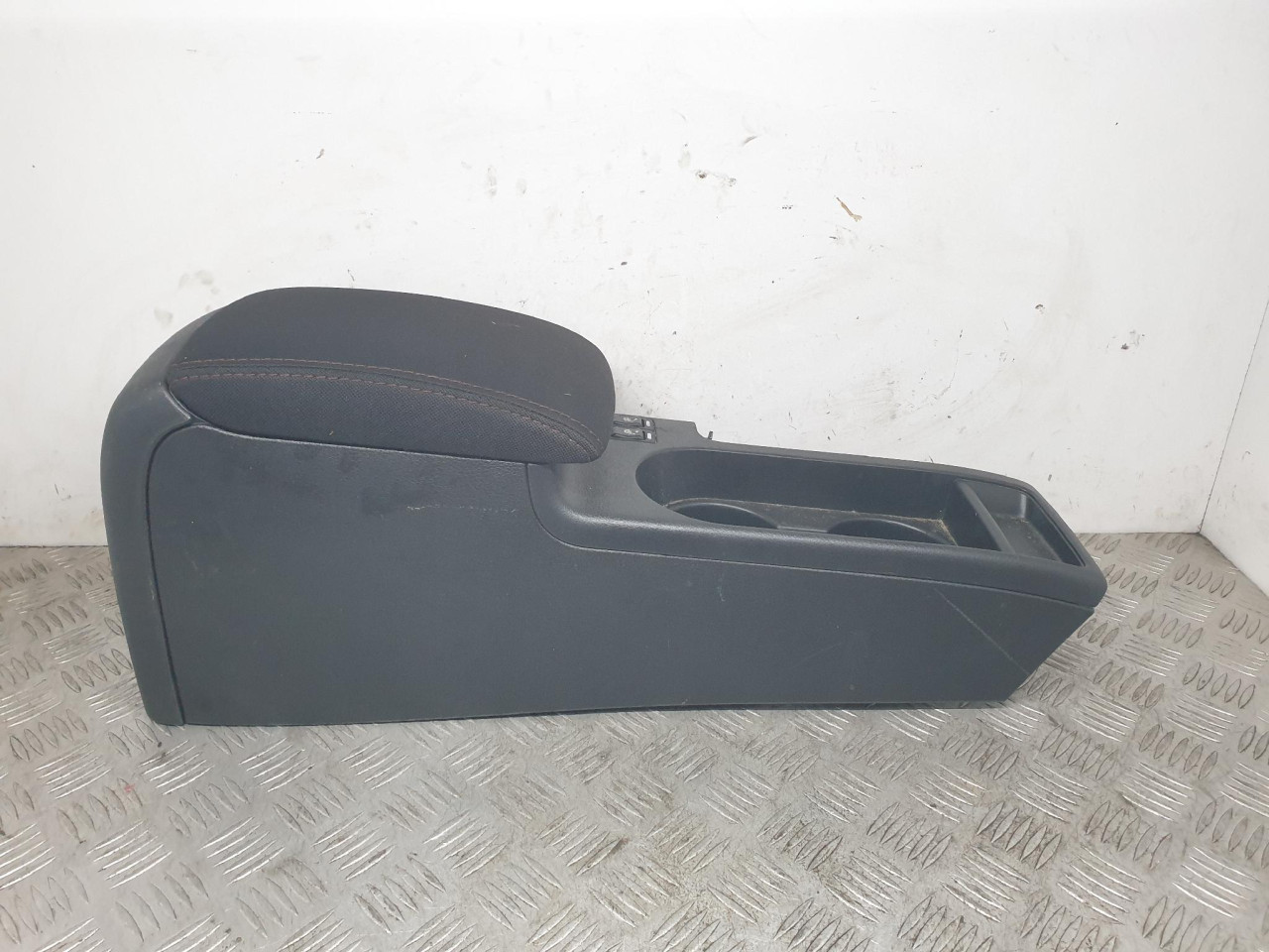 NASLONJAC ZA RUKU NASLON Impreza (07-12) 92113FG000