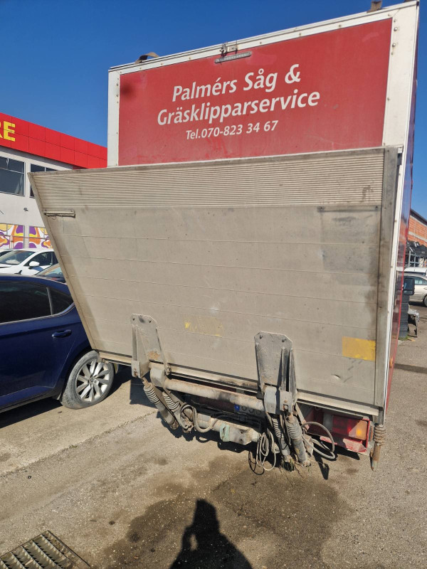SANDUK HEBE BINA RAMPA HLADNJACA MASTER KAMION 2010 370X225