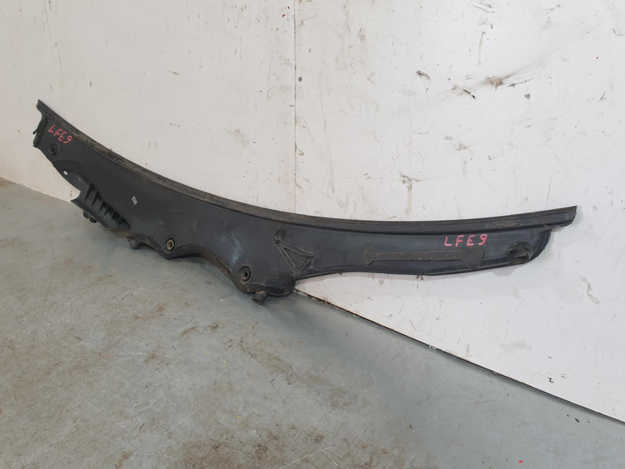 SLIVNIK PLASTIKA SAJBE C W203 (04-07) 2038301713