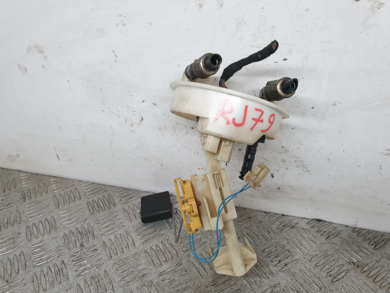 PUMPA REZERVOARA C W203 (04-07) A2114701641 DIJELOVI