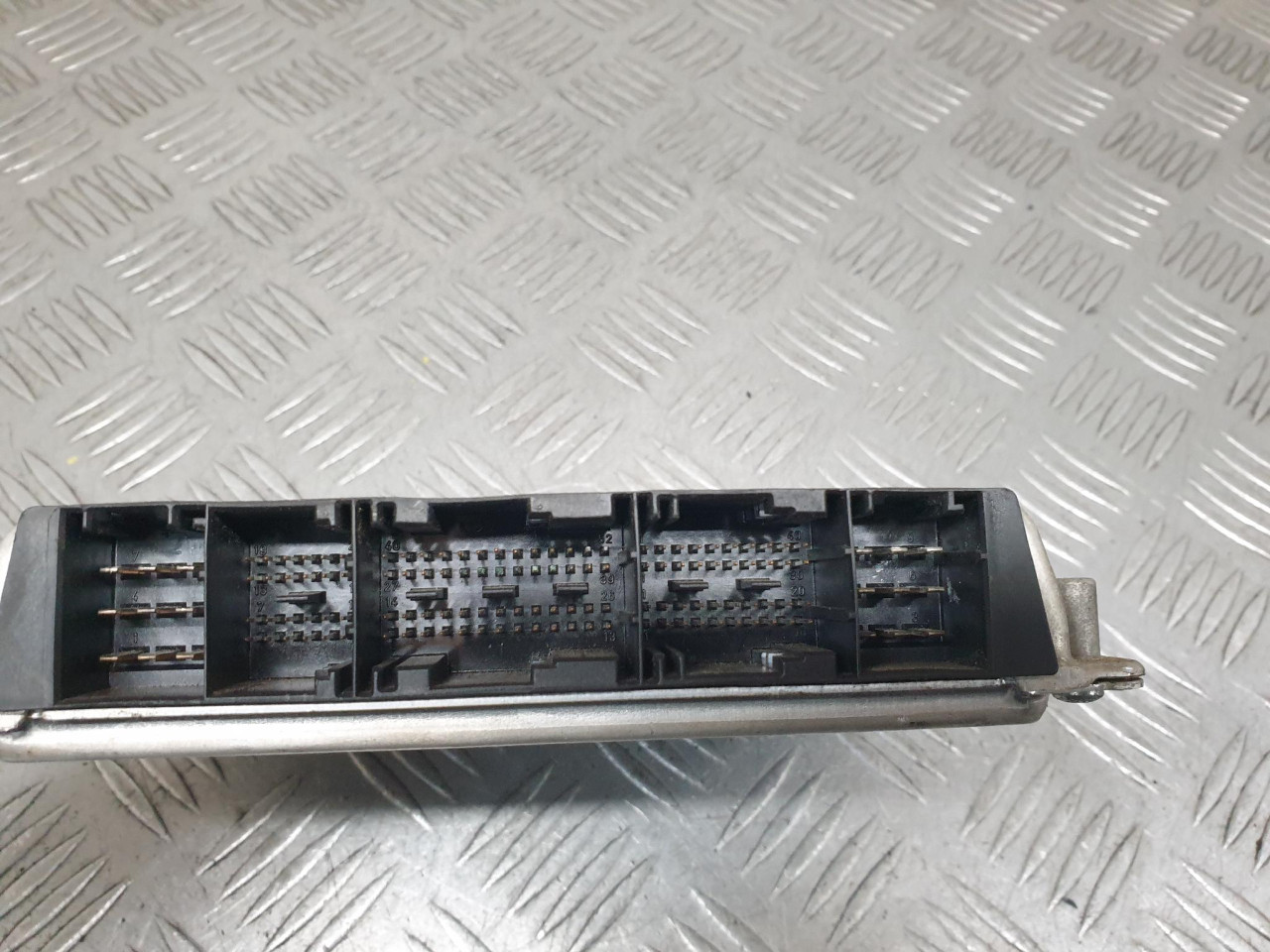 MOTORNI RACUNAR A6 4B (97-01) 8D0907401N 0281010157