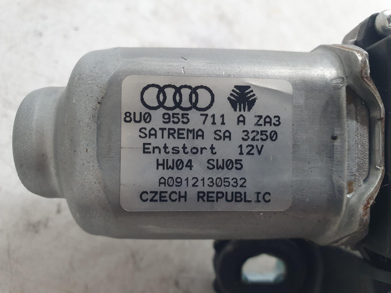 MOTORIC ZADNJEG BRISACA Q3 8U (11-14) 8U0955711A