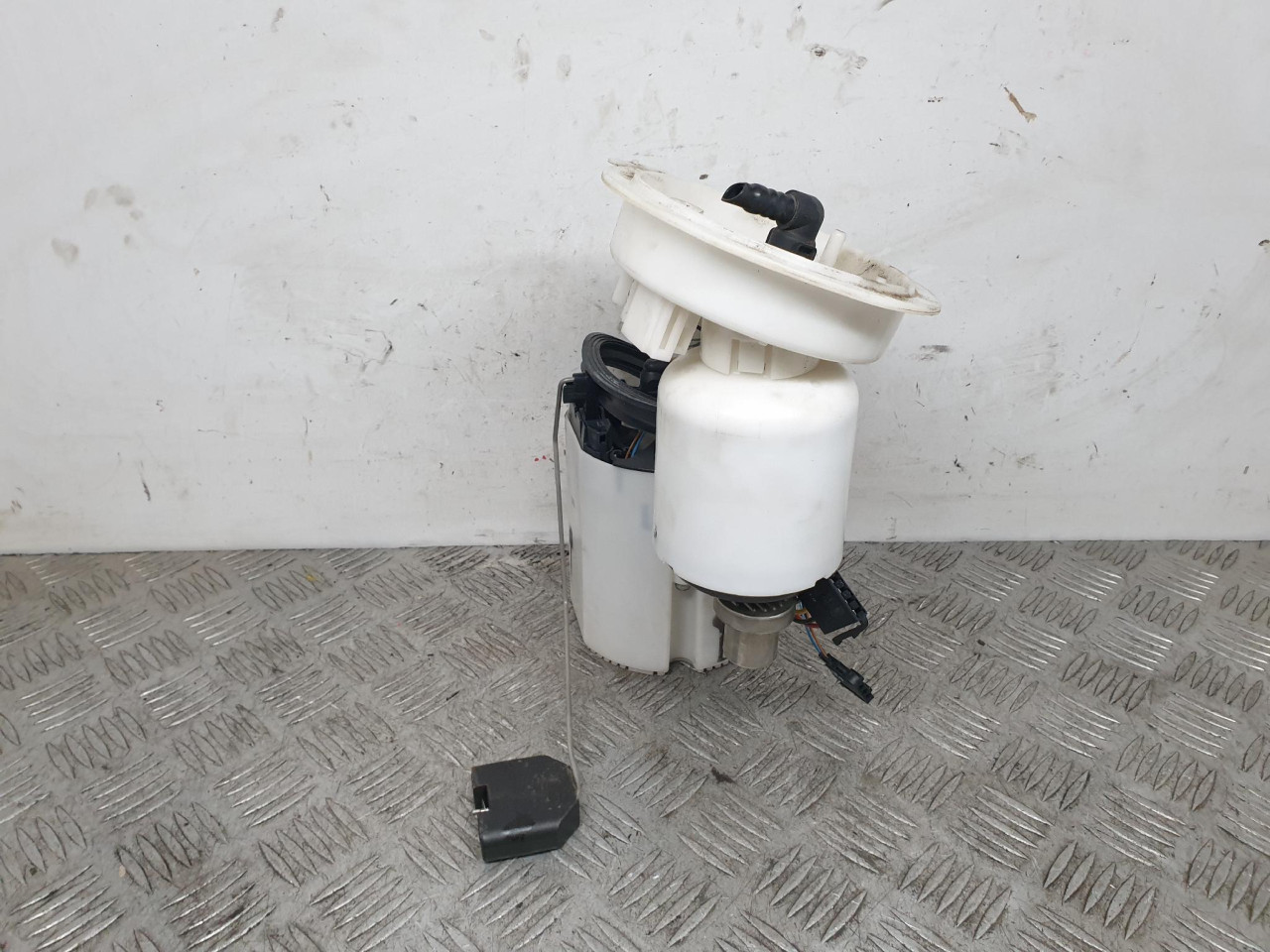 PUMPA REZERVOARA A6 4G (10-14) 4G0919051 DIJELOVI