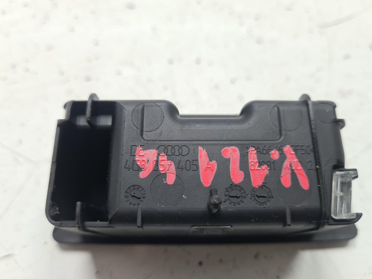 PEPELJARA A6 4G (10-14) 4G8857405A DIJELOVI