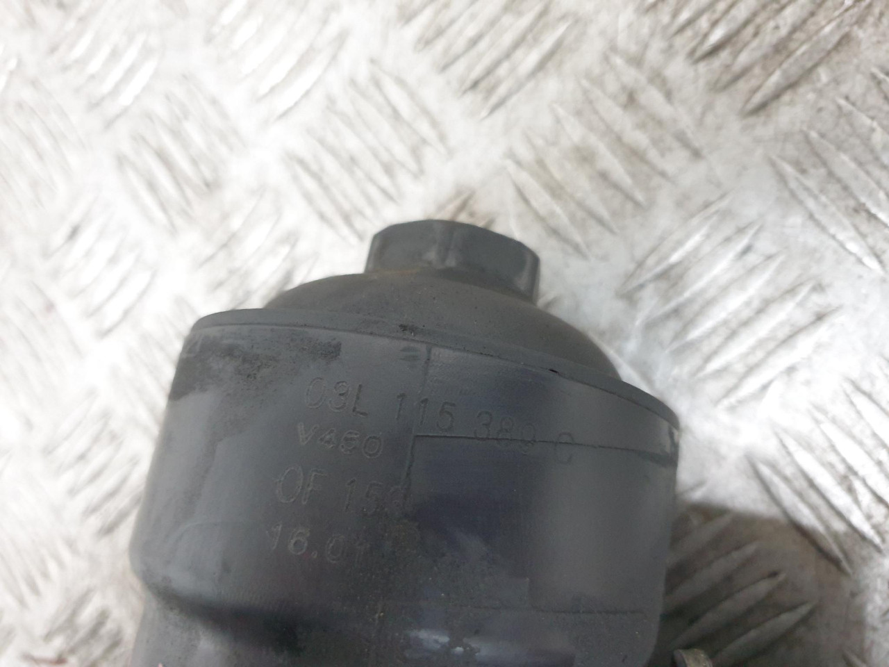 KUCISTE FILTERA ULJA Pasat 7 (10-15) 103kW 03L115389C