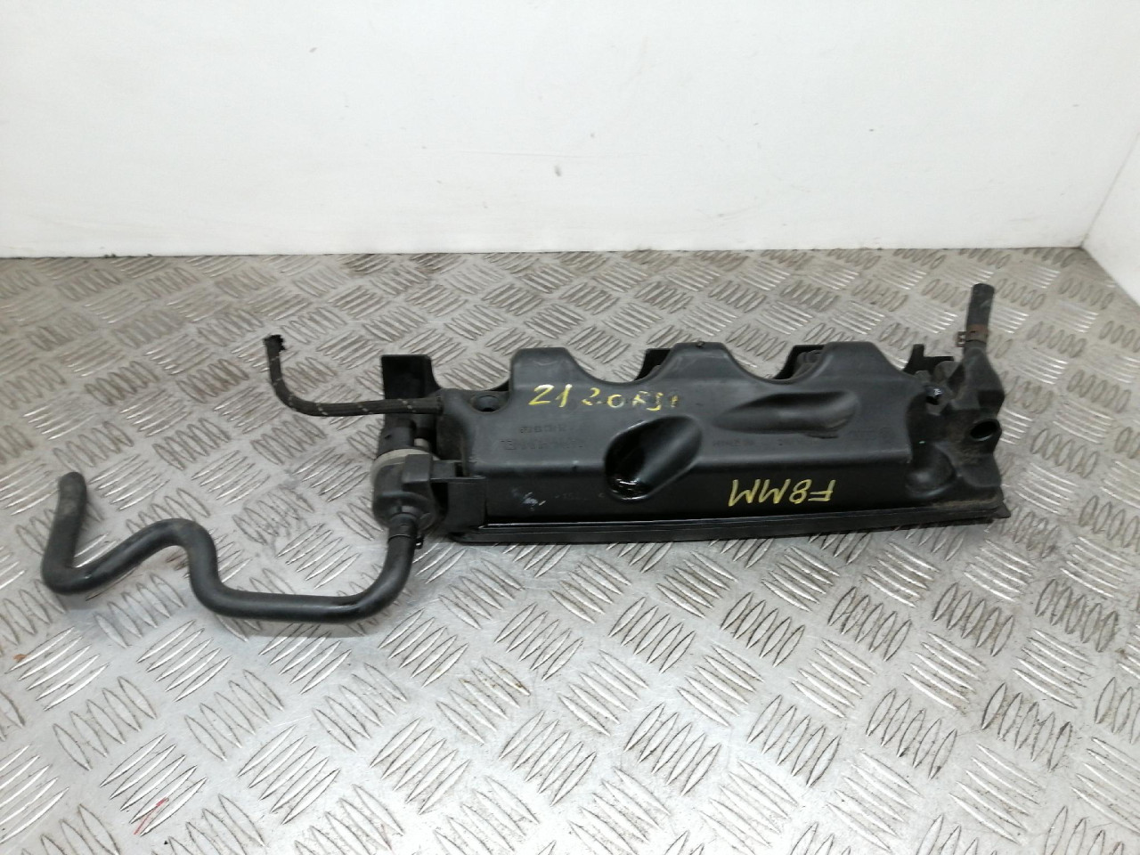 POKLOPAC MOTORA Octavia A5 (04-08) 2.0 06F129208C