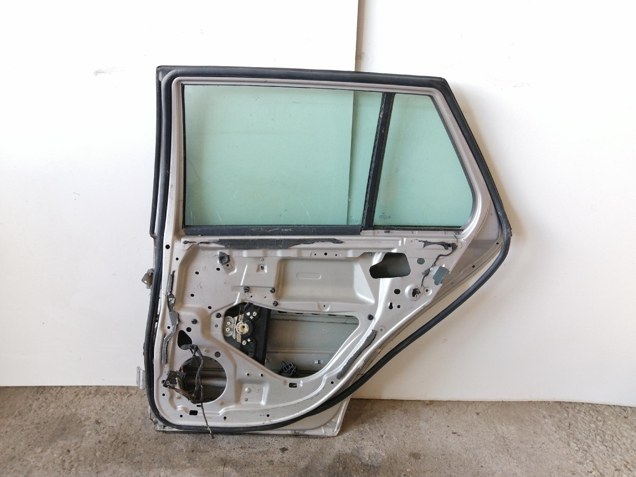 ZD VRATA C W203 (00-04) DIJELOVI