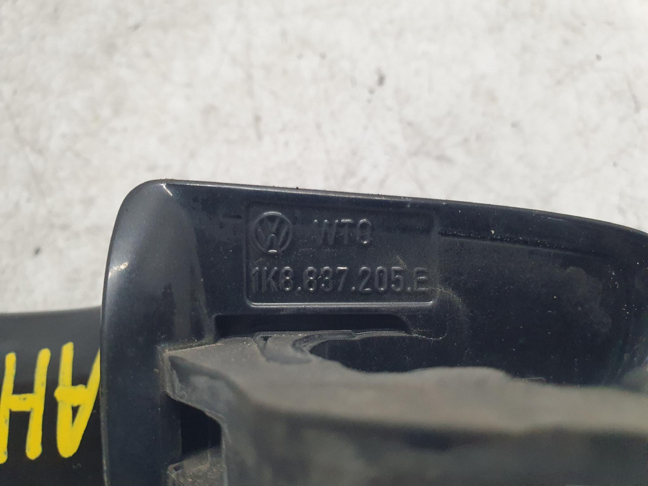 ZL STEKA - RUCKA VRATA Golf 6 (08-13) 1K8937205E