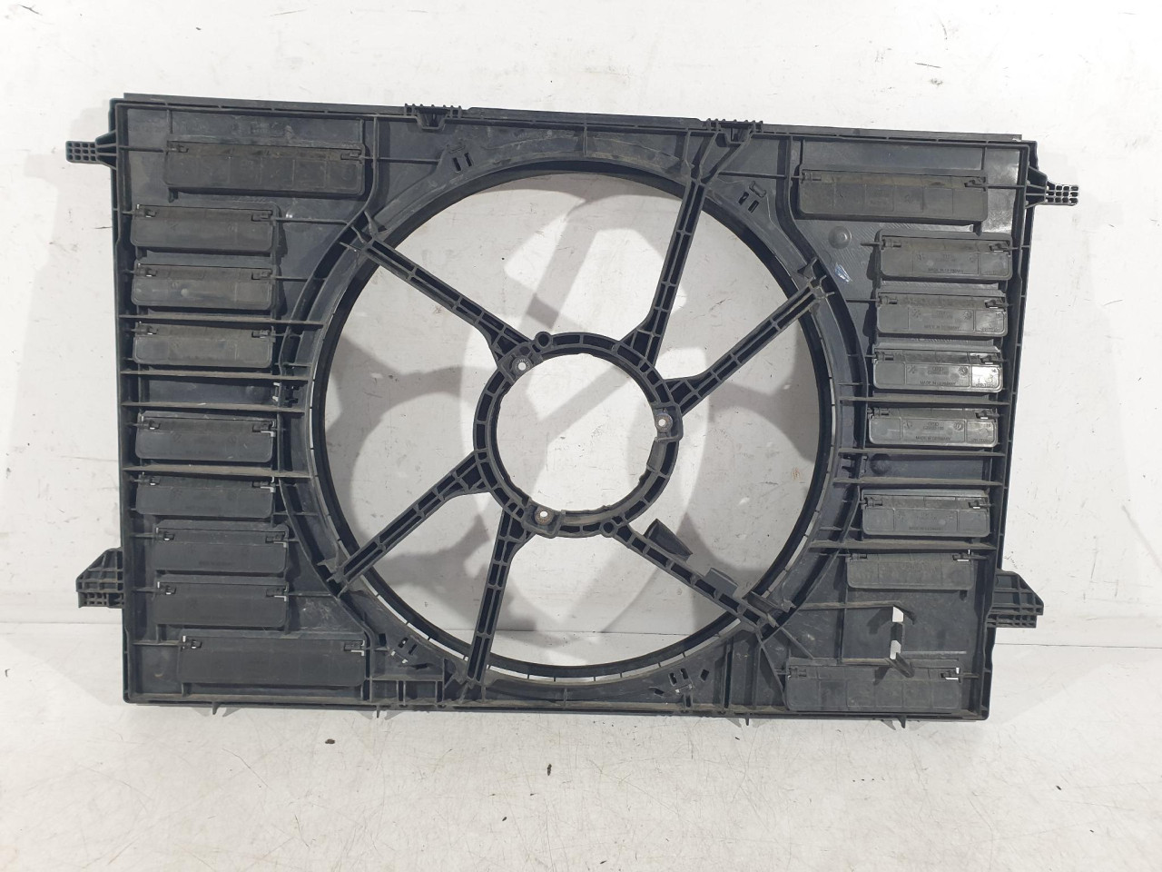 NOSAC VENTILATORA HLADNJAKA A4 B9 8W (15-20) 8W0121207
