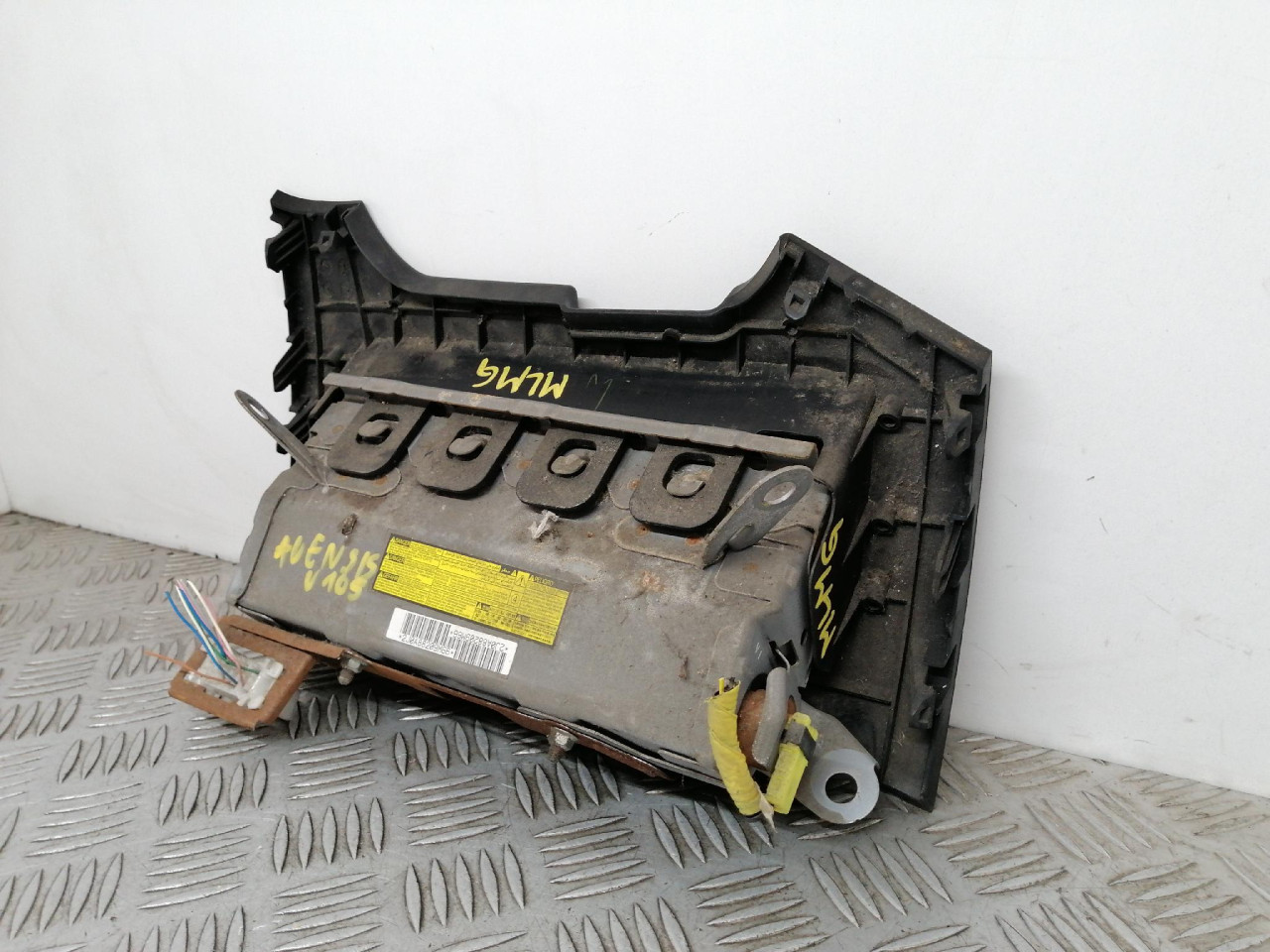 AIRBAG KOLJENA Avensis (09-11) DIJELOVI