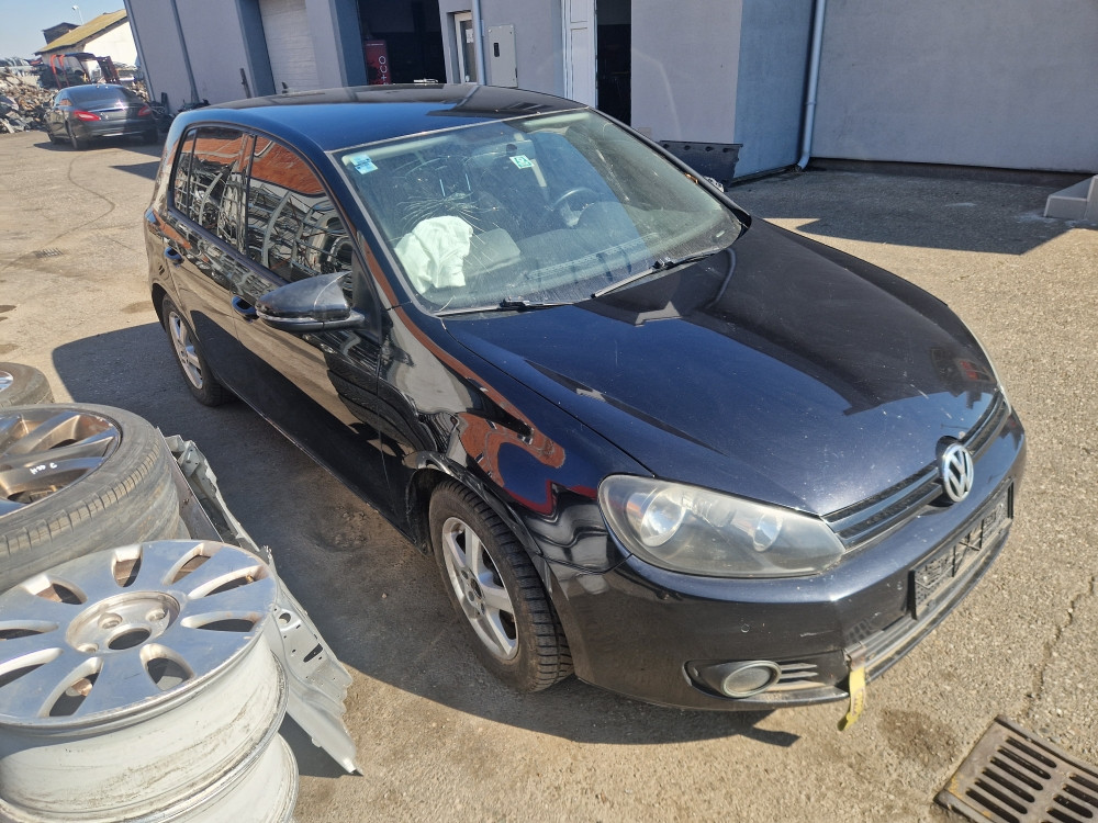Golf 6 2013 1.6 tdi havarisan udaren slupan BiH table