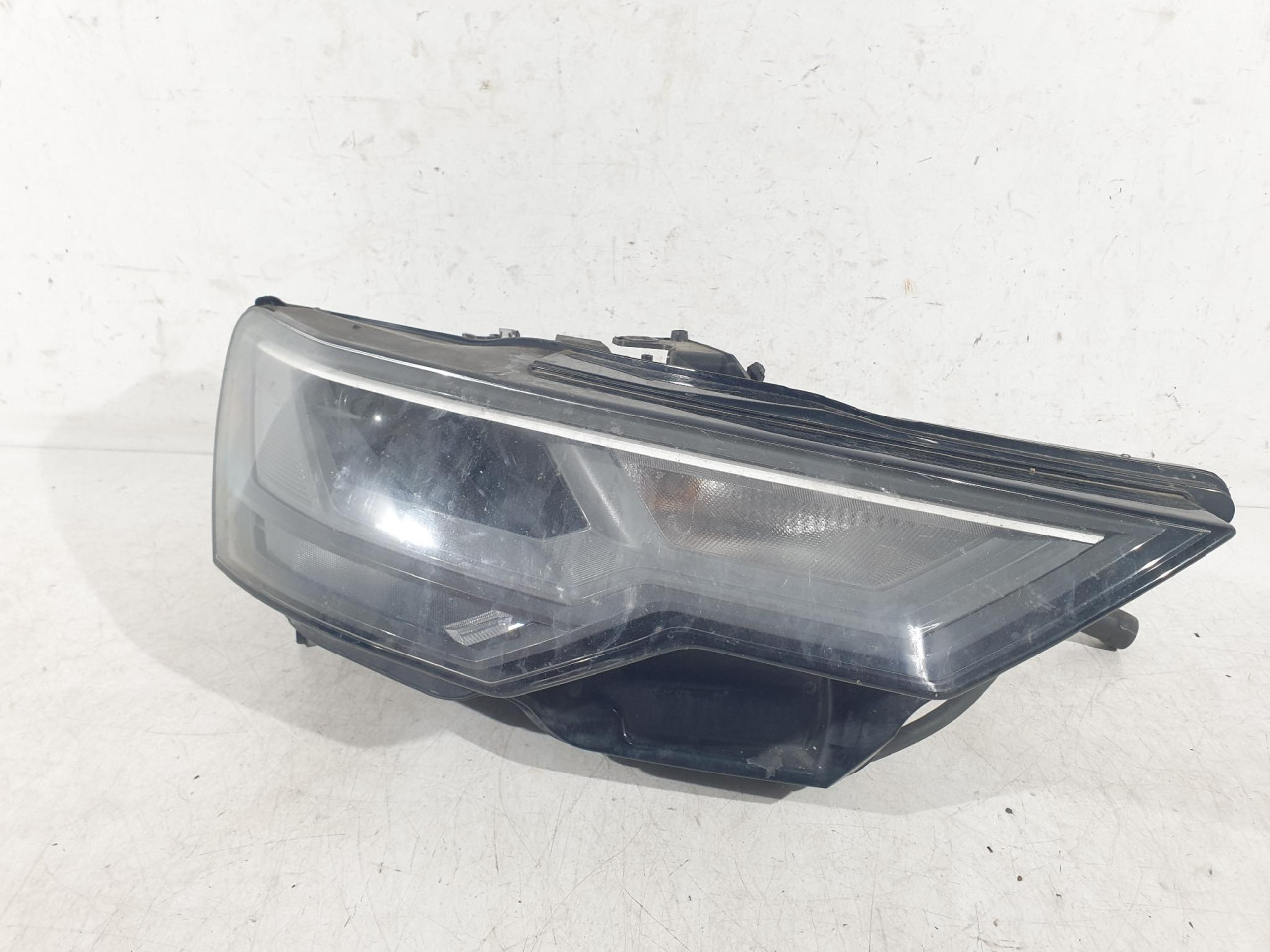 D FAR XENON A6 4K (18-21) 4K0941034 1ZX01337602