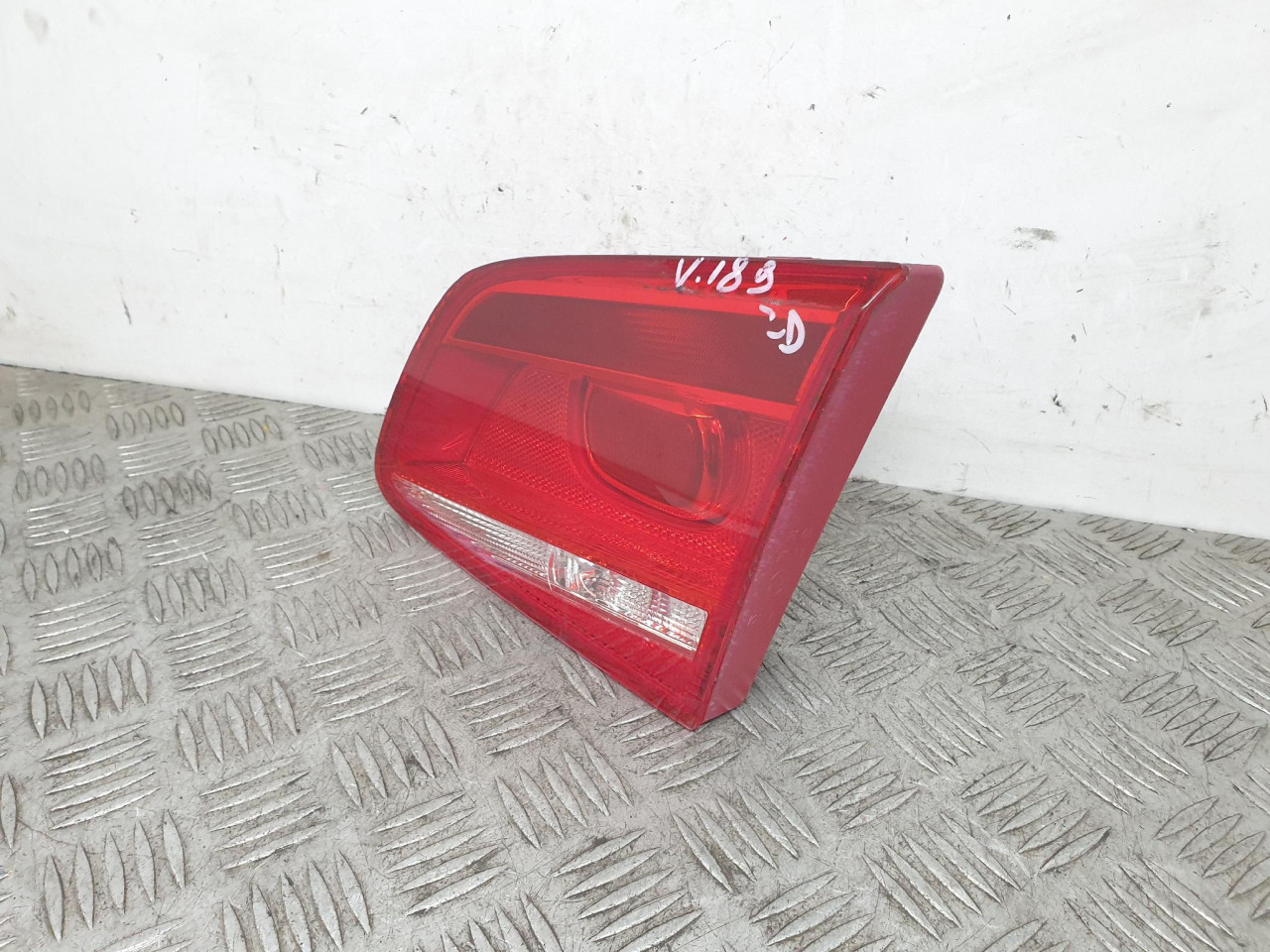 D UNUTRASNJI STOP Pasat 7 (10-15) 3AE945094D DIJELOVI