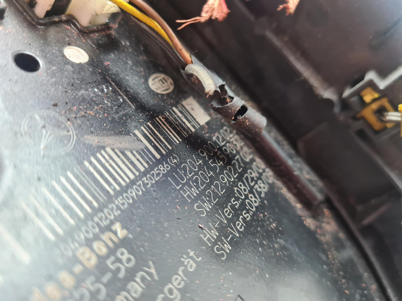 KUTIJA OSIGURACA C W204 (07-11) 2049001202 DIJELOVI