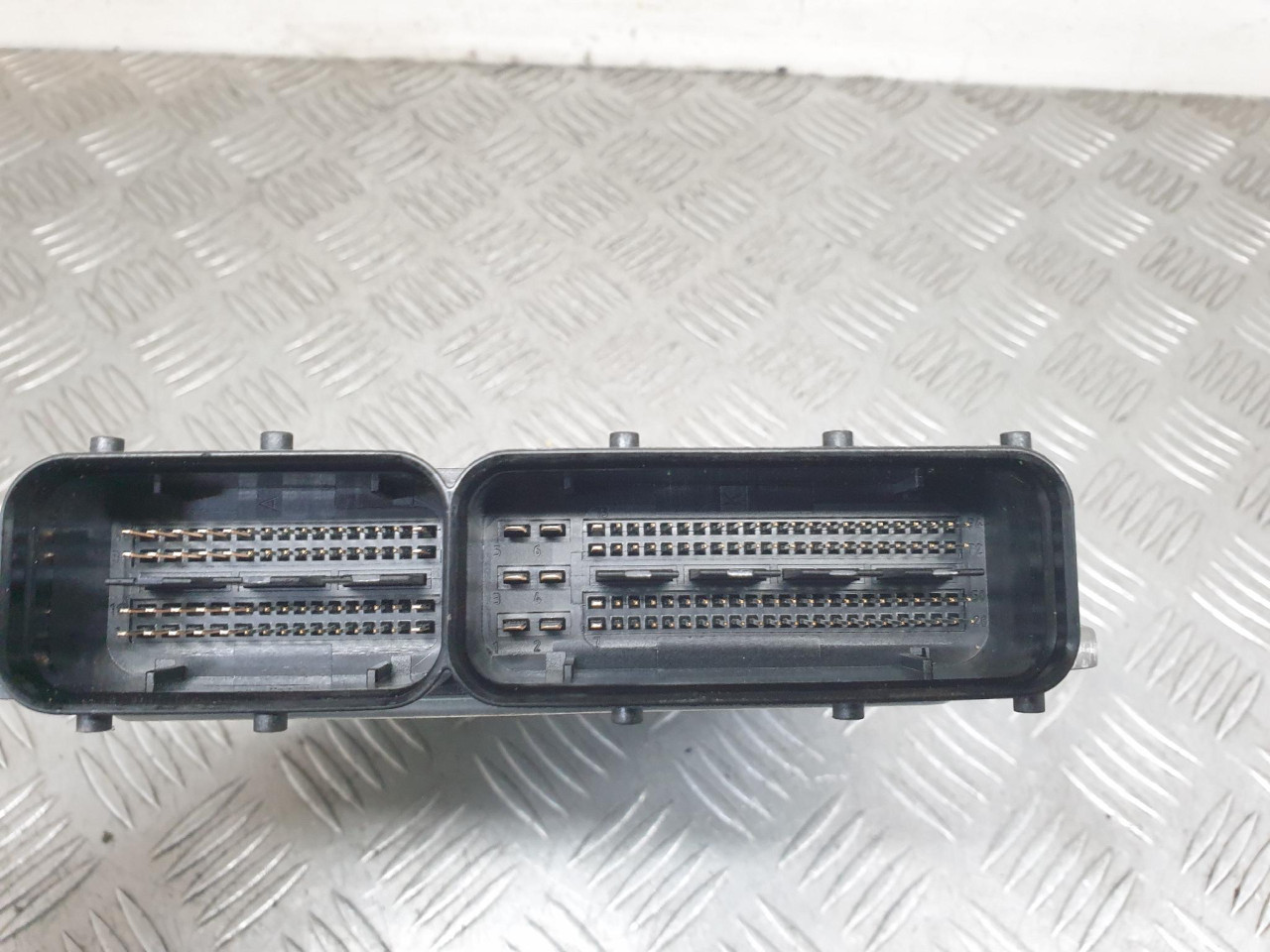 MOTORNI RACUNAR A6 4F (08-11) 03L906022FL 03L906022FG