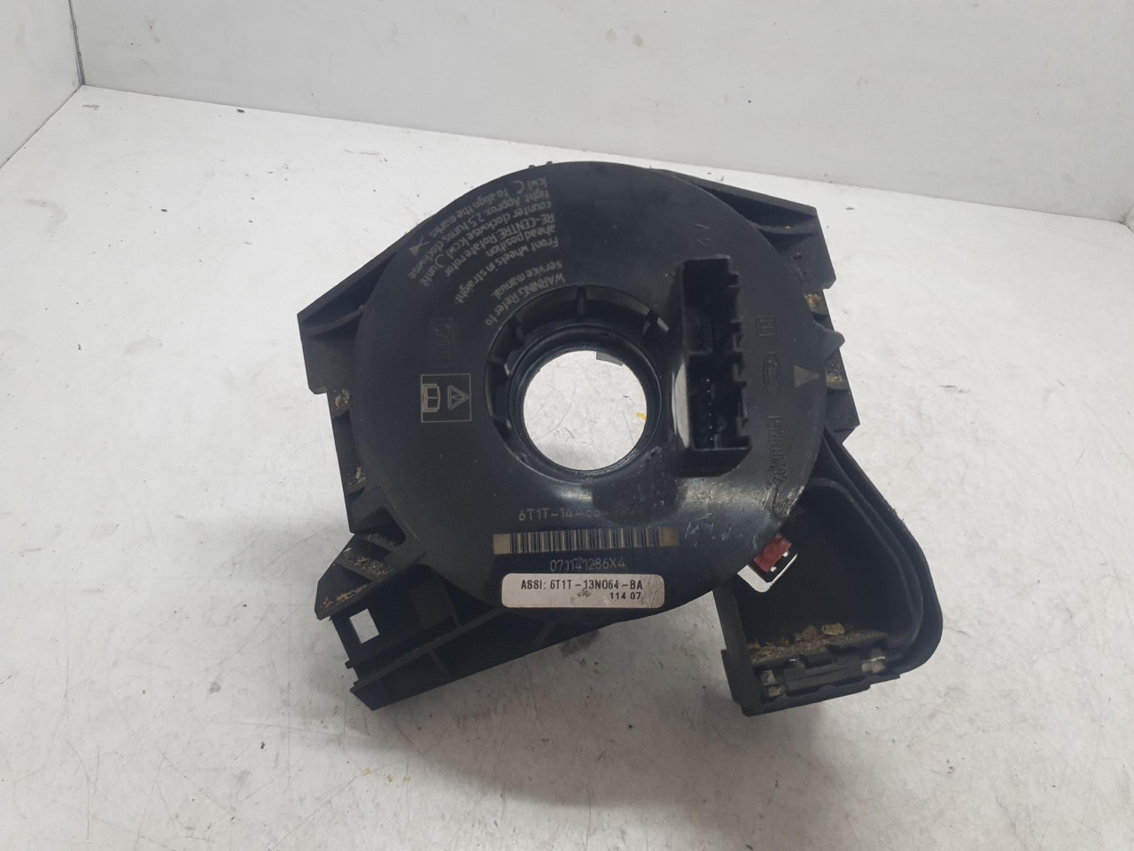 SPULA VOLANA Transit Connect (02-09) 6T1T13N064
