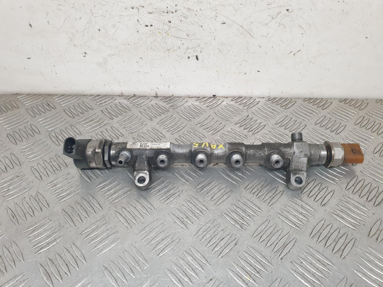 RAMPA GORIVA Q3 8U (11-14) CFF 2.0 103kW 03L130089J