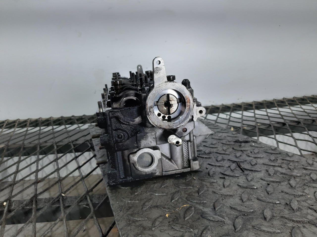 GLAVA MOTORA A4 B7 (04-08) BDG 2.5 120kW DIJELOVI