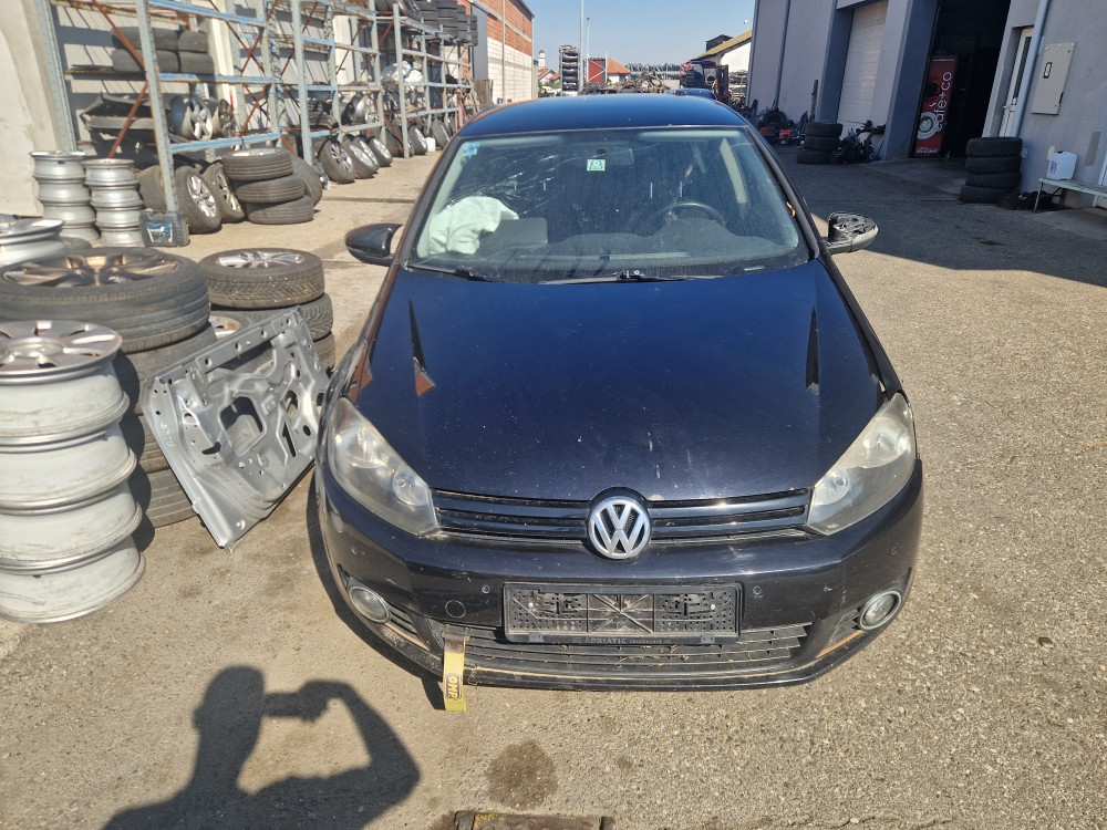 Golf 6 2013 1.6 tdi havarisan udaren slupan BiH table