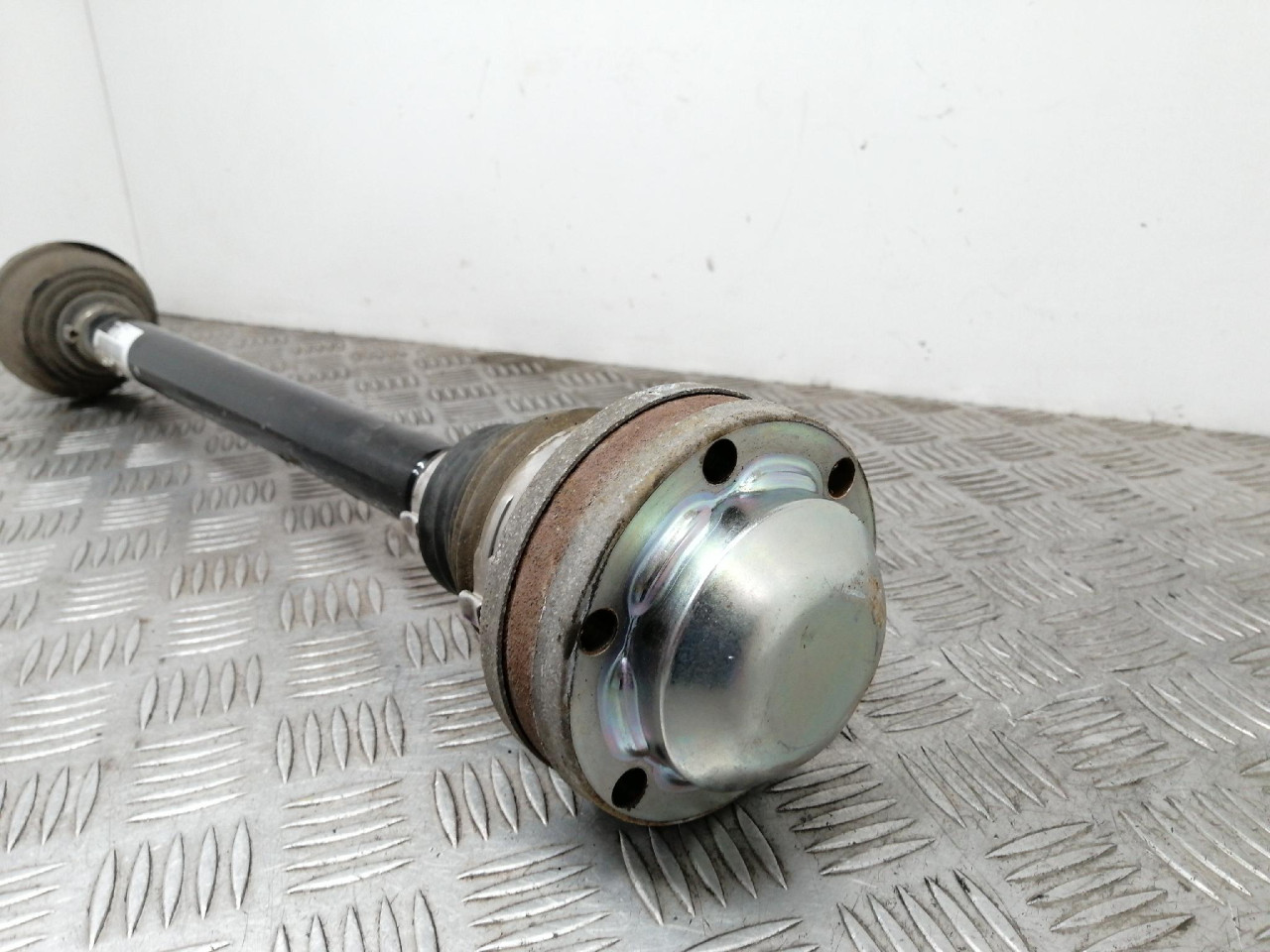D ZADNJA POLUOSOVINA A6 4G (10-14) 8R0501203C DIJELOVI