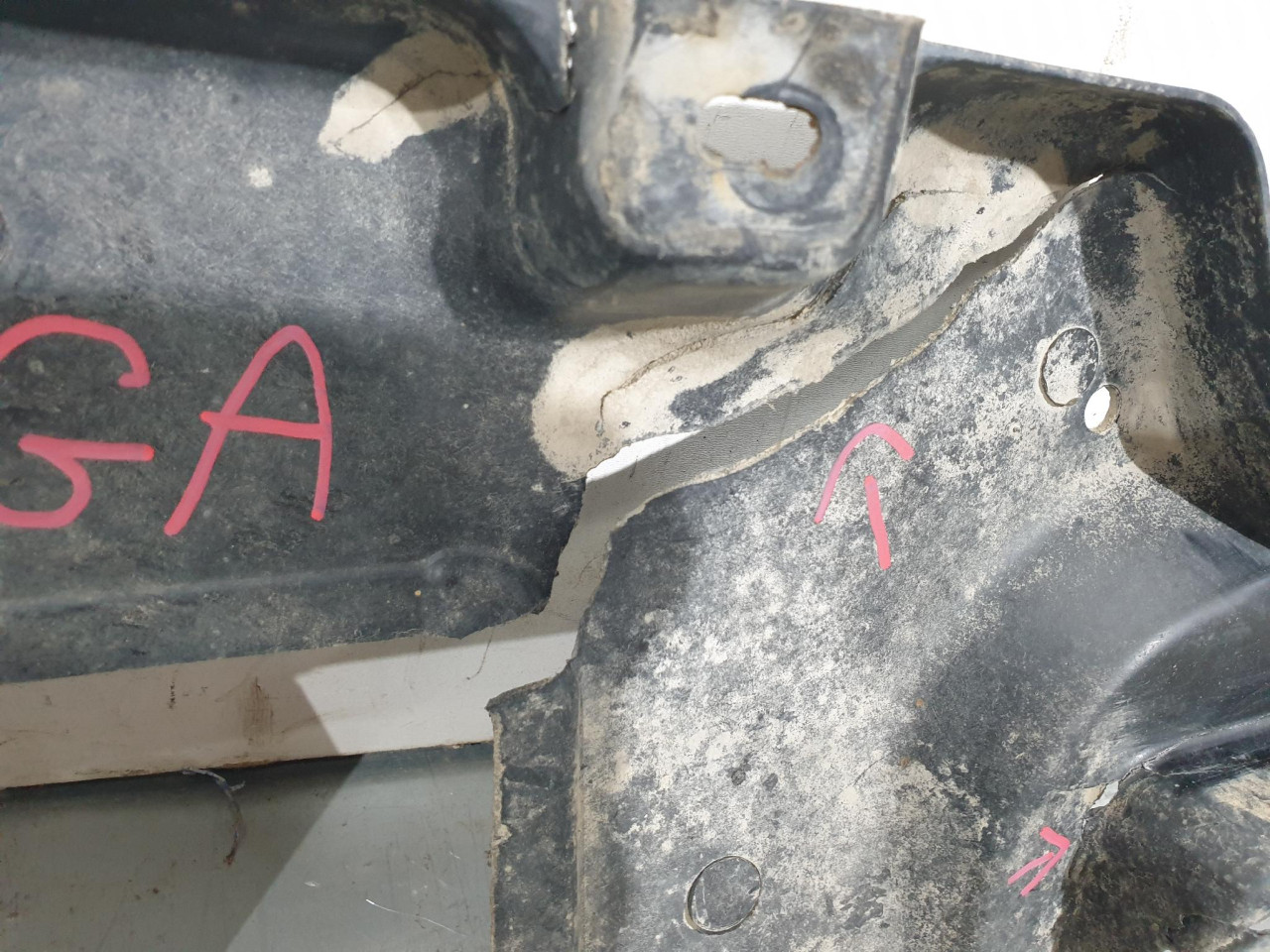L PODNA ZASTITA Touareg 7L (02-07) 7L0825211A DIJELOVI
