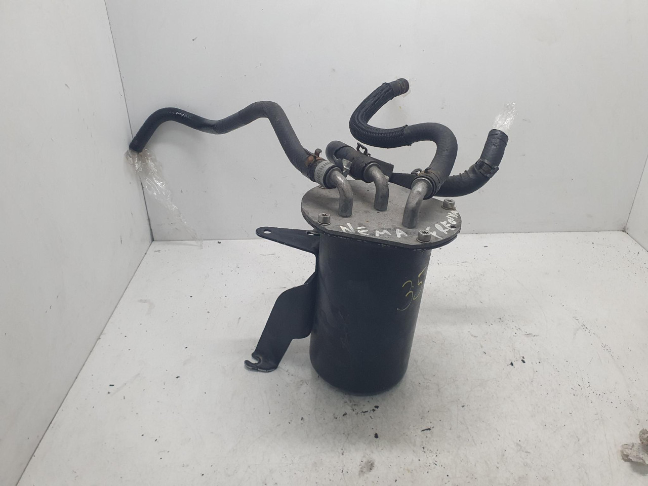 KUCISTE FILTERA GORIVA Q3 8U (11-14) 7N0127400D