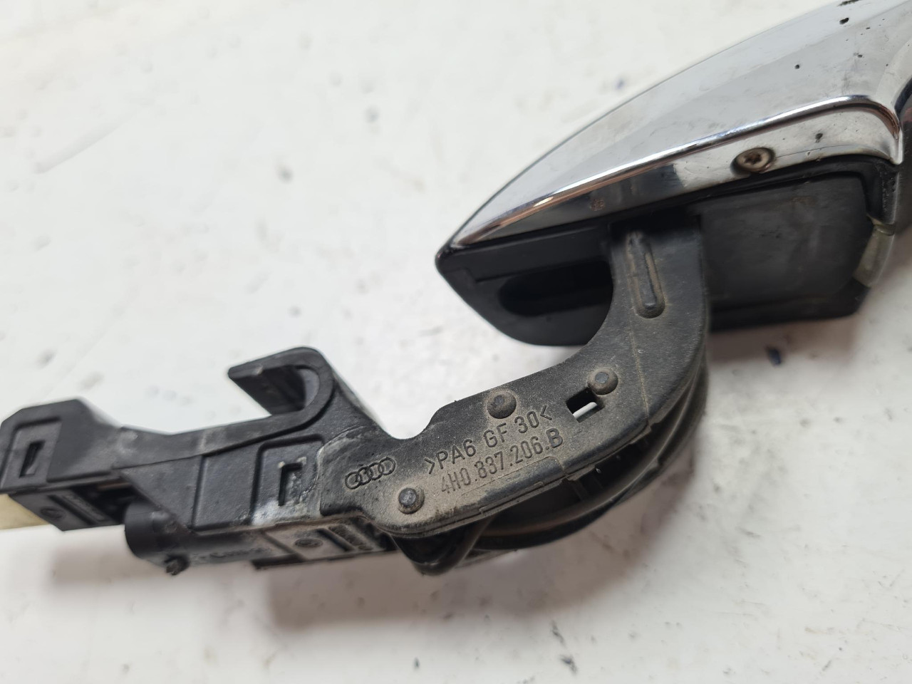 ZD STEKA - RUCKA VRATA A6 4G (10-14) 4H0837206B