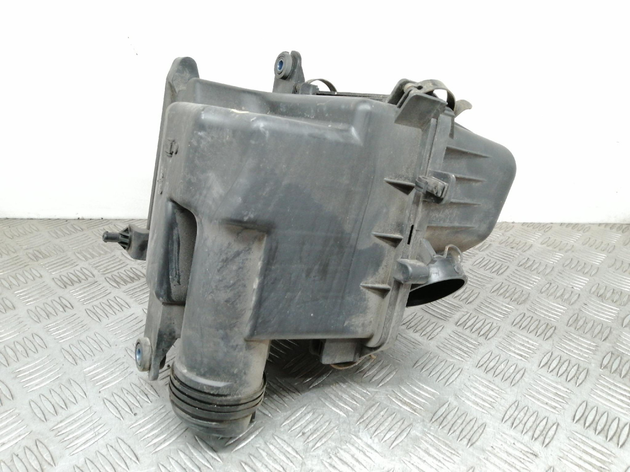 KUCISTE FILTERA ZRAKA i30 (07-10) 1.4 80kW 281102H000