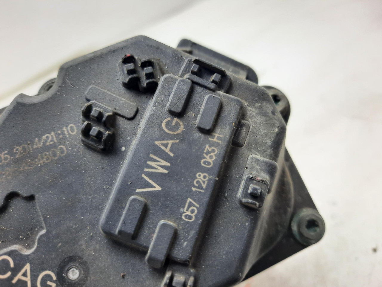 KLAPNA GASA Touareg 7P (10-14) 4.2 250kW 057128063H