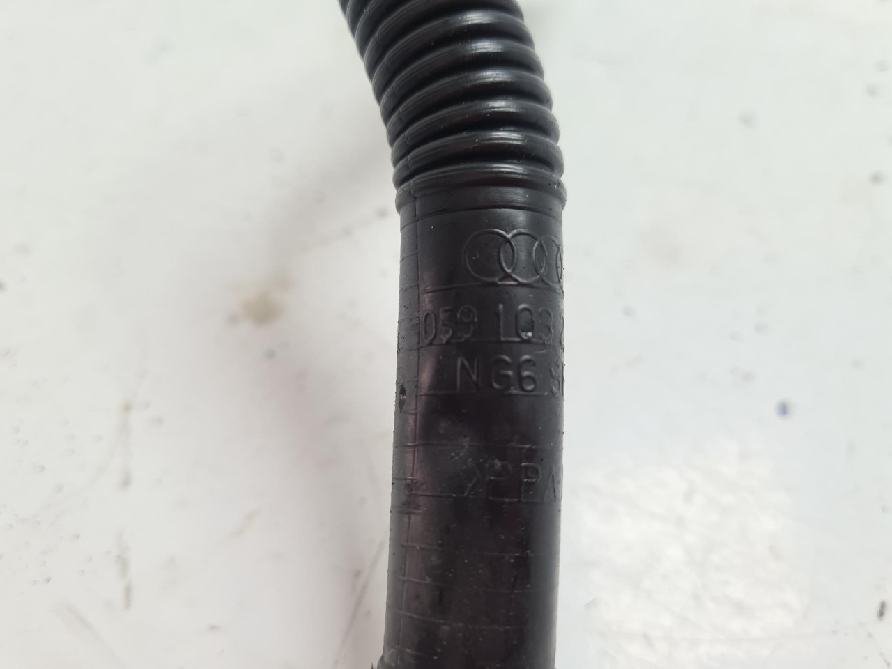 VAKUM CRIJEVO A6 4G (10-14) 059103209D DIJELOVI