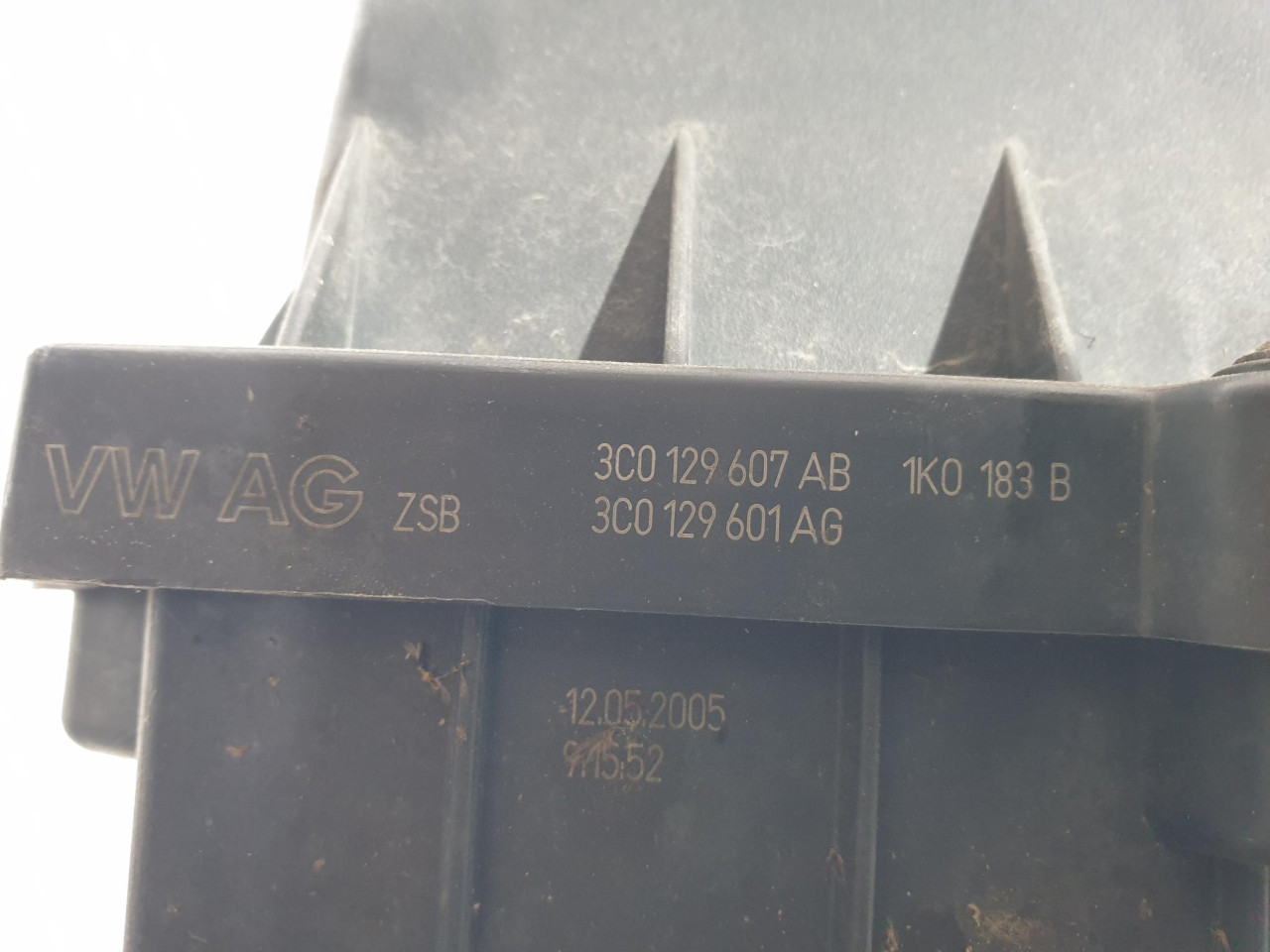 KUCISTE FILTERA ZRAKA Pasat 6 (05-10) 3C0129607AB