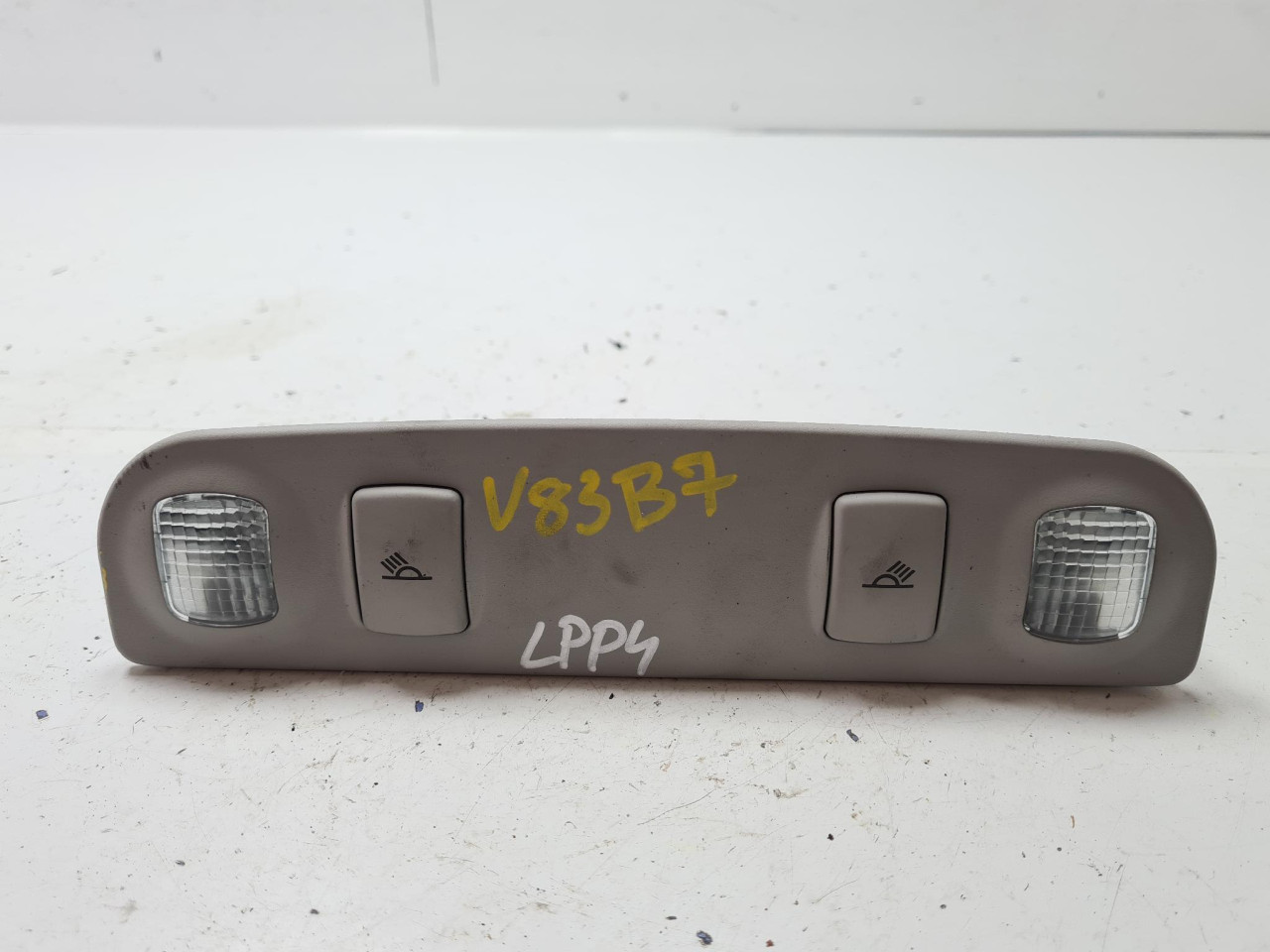 SVJETLO KABINE A4 B7 (04-08) 8E0947111A DIJELOVI