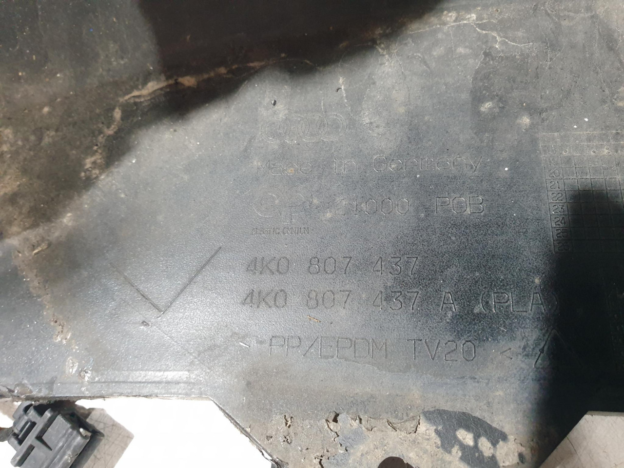 PREDNJI BRANIK A6 4K (18-21) 4K0807437 4K0807437A