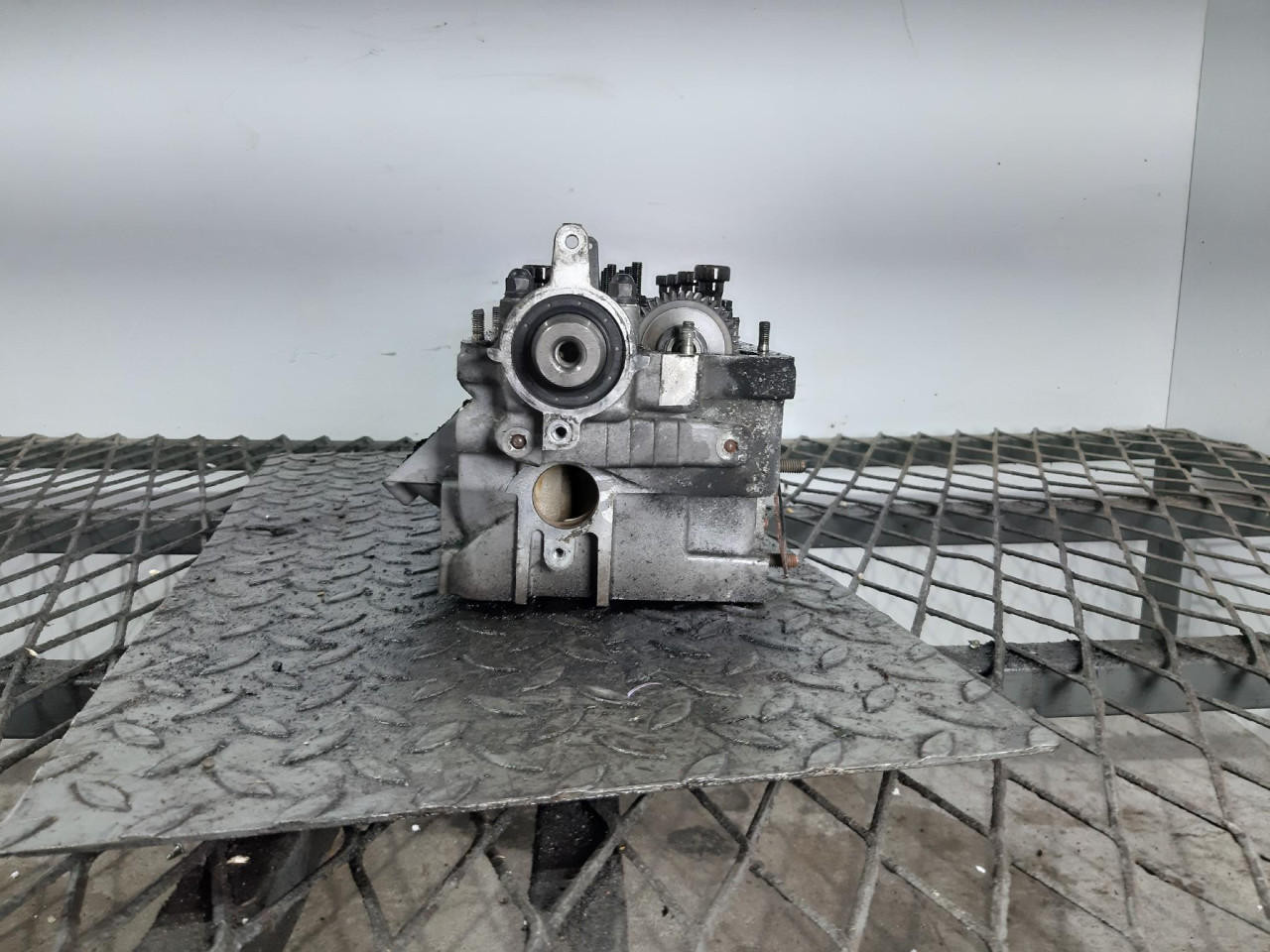 GLAVA MOTORA A4 B7 (04-08) BDG 2.5 120kW DIJELOVI