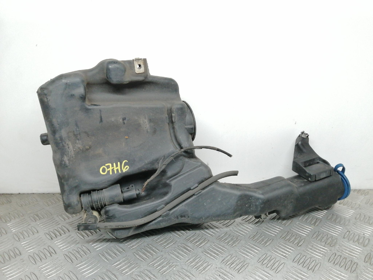 BOCA VODE BRISACA C W204 (07-11) A2048600360 DIJELOVI