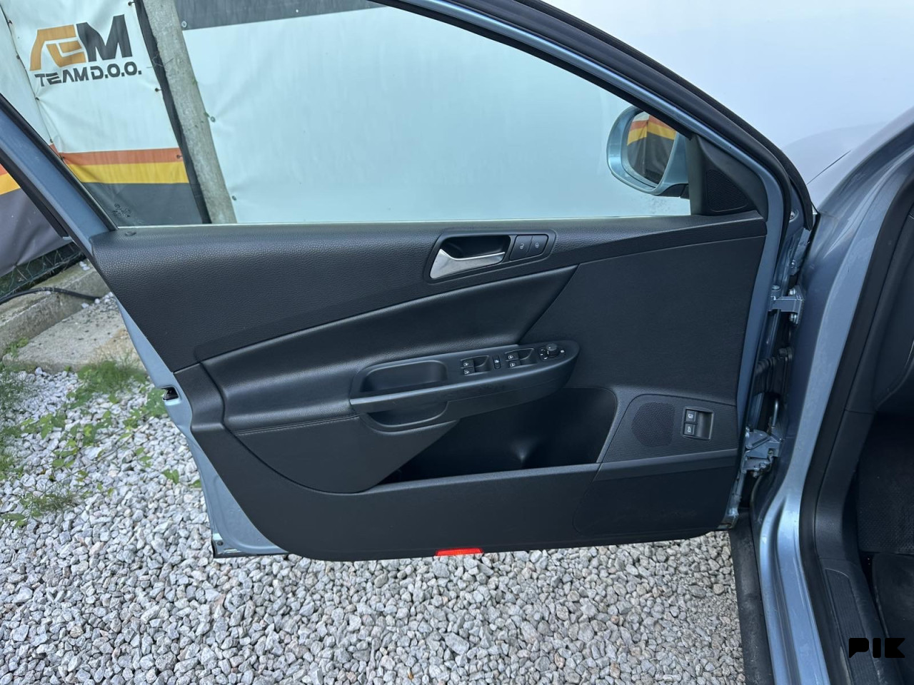 Volkswagen Passat B6 2.0 TDI DSG HIGHLINE UVOZ CH! 2009