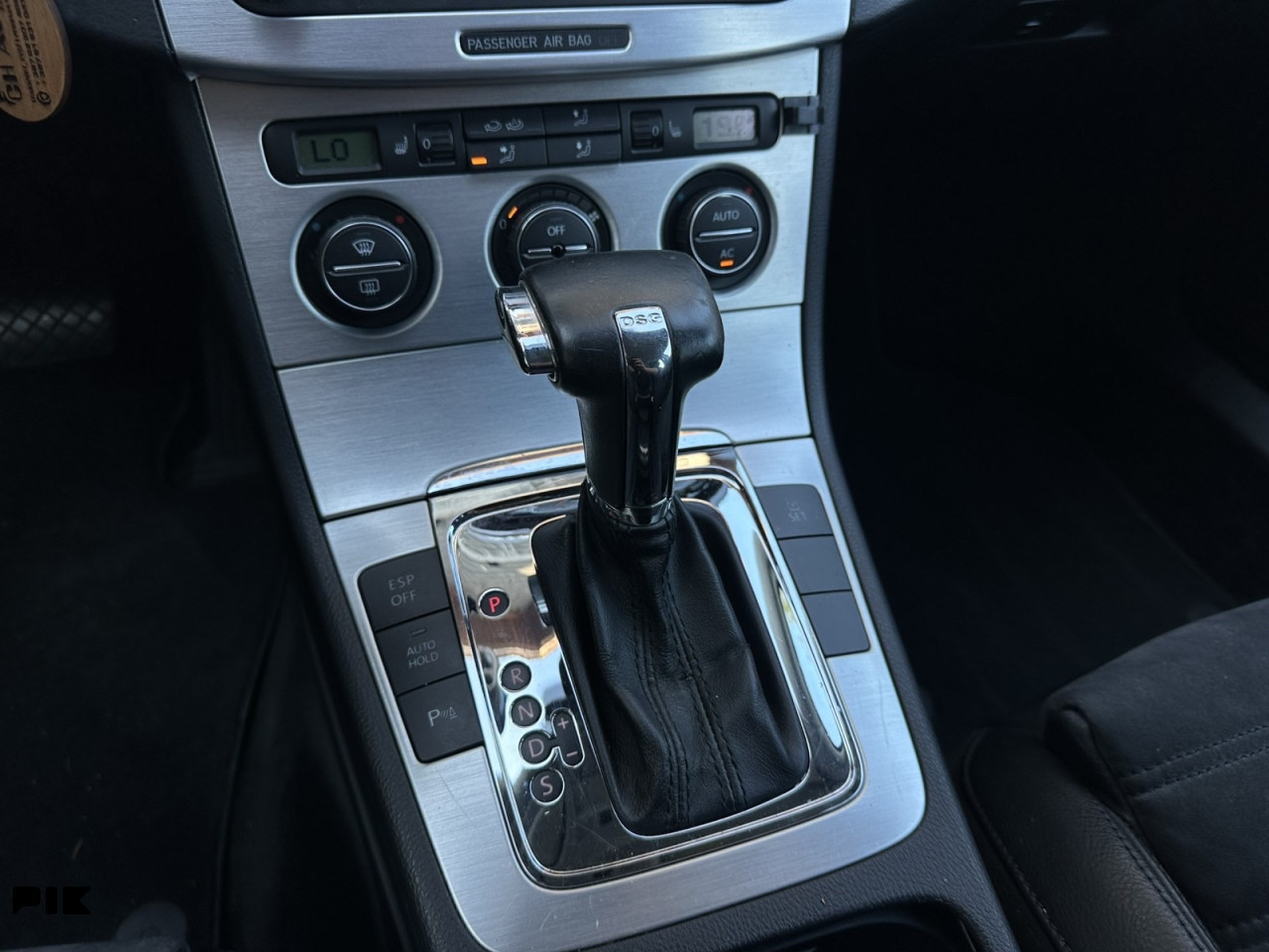 Volkswagen Passat B6 2.0 TDI DSG HIGHLINE UVOZ CH! 2009