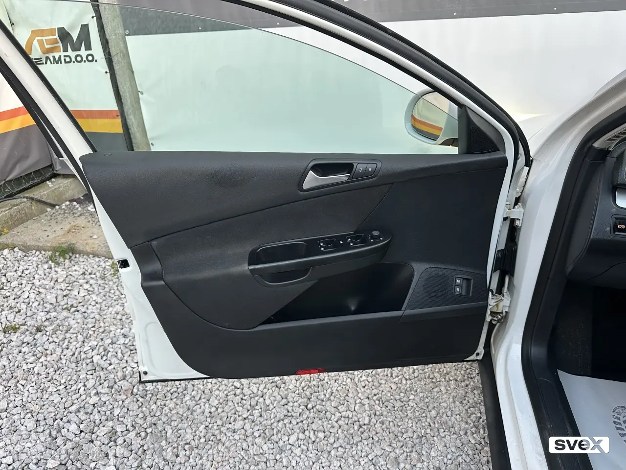 Volkswagen Passat 2.0 TDI 81KW UVOZ CH XENON,NAVI 2009