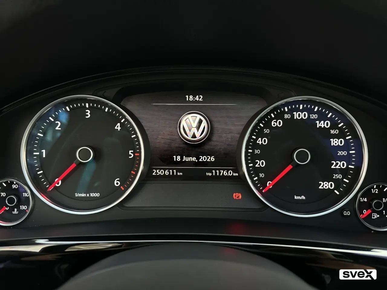 Volkswagen Touareg R-LINE 3.0 TDI 193kw 4X4 FULL 2015