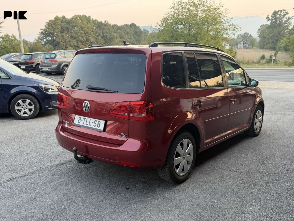 Volkswagen Touran 1.6 TDI..LED-xenon ,DSG
