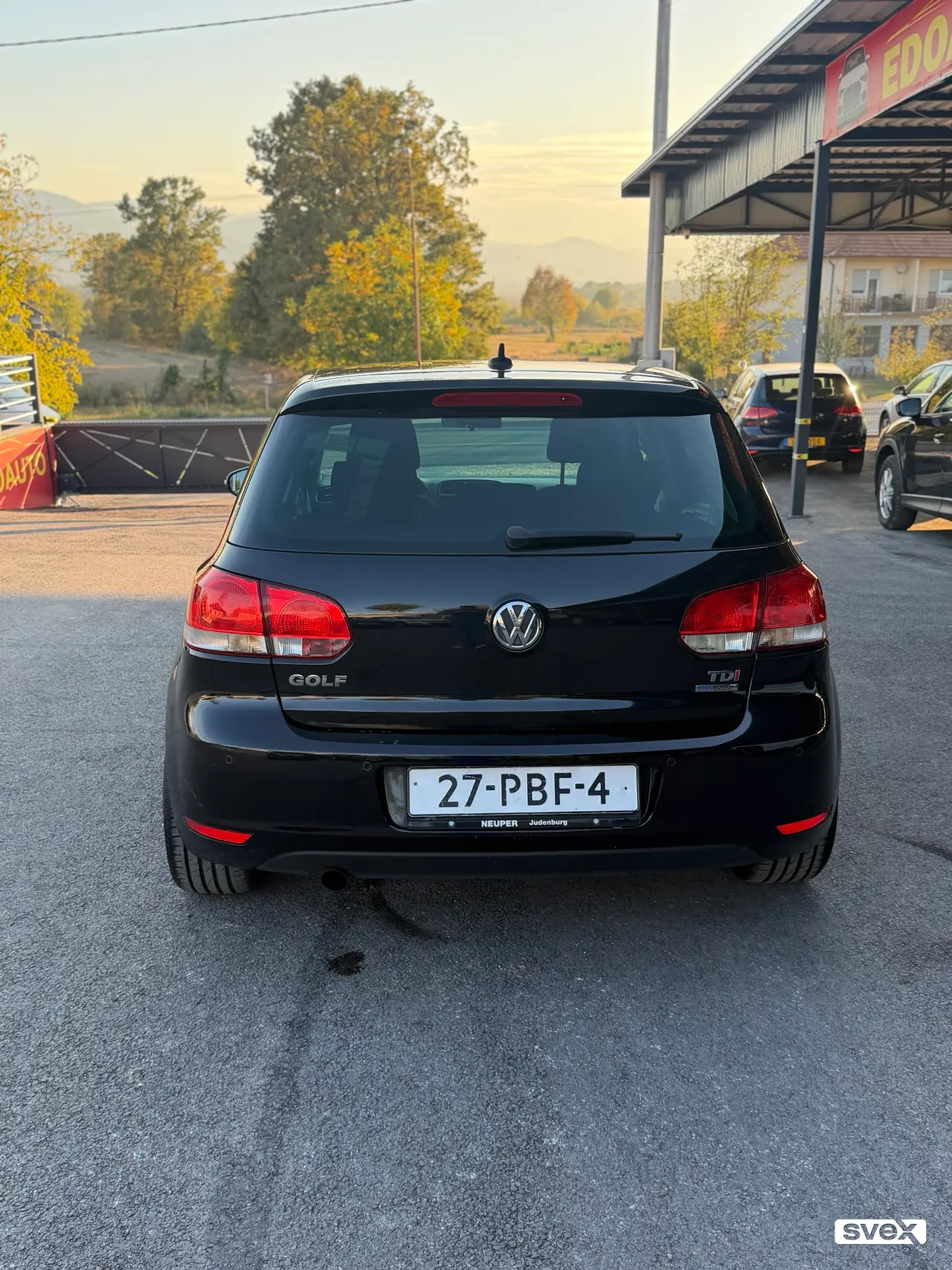 Volkswagen Golf 6 1.6 TDI, crni, alu felge, 2011. god.