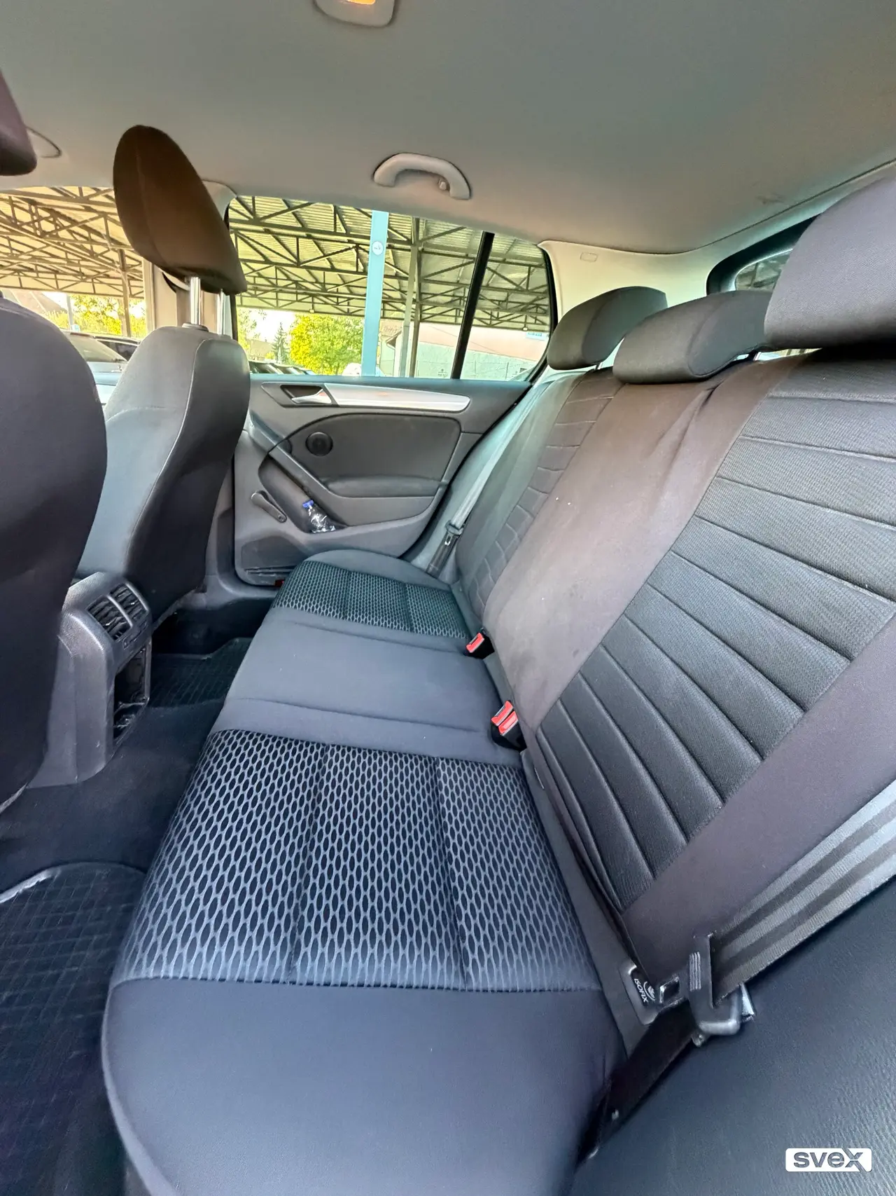 Volkswagen Golf 6 1.6 TDI, crni, alu felge, 2011. god.