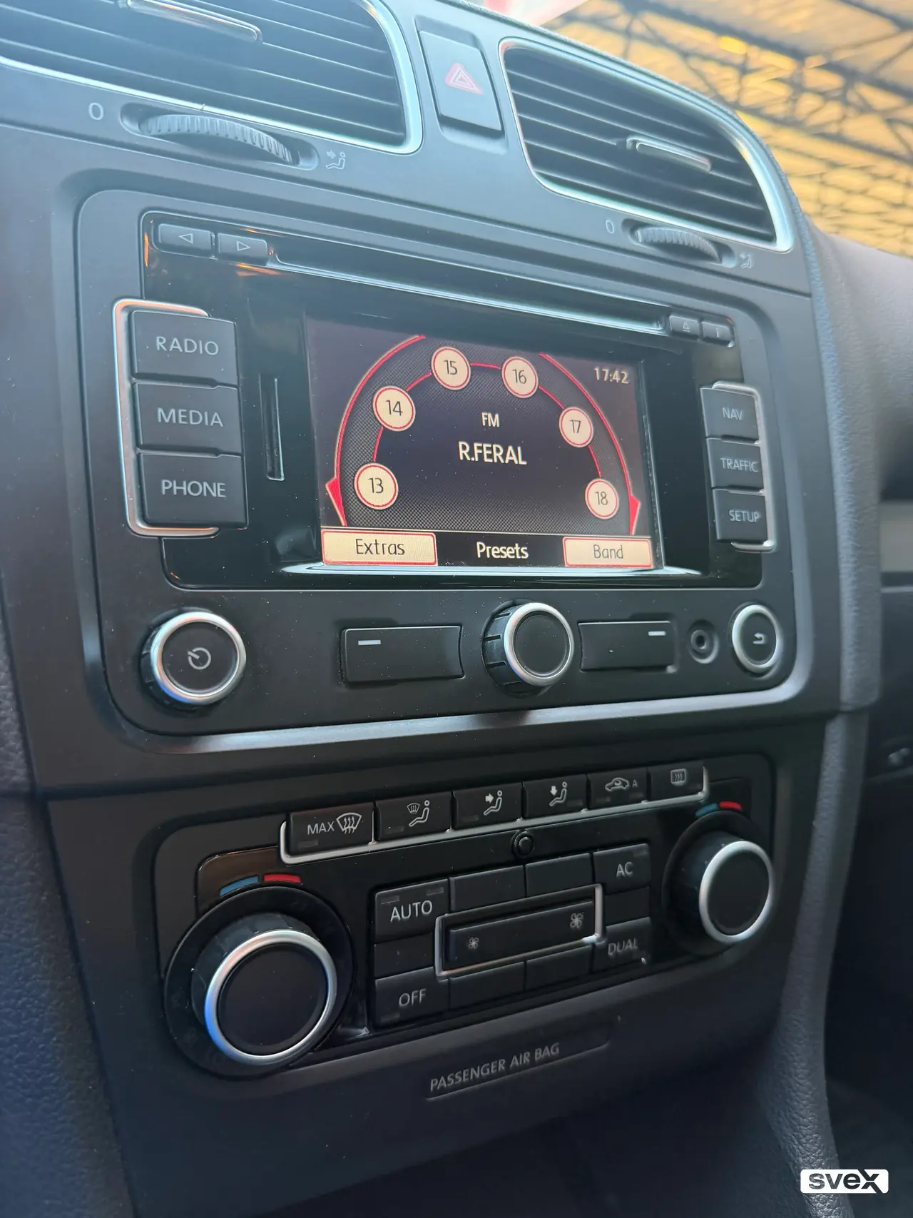 Volkswagen Golf 6 1.6 TDI, crni, alu felge, 2011. god.