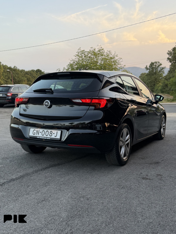 Opel Astra 2021 dizel 77kw edition